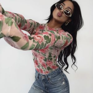 Bluzka siateczkowa z wiskozy Lamilla KAREN w kwiaty Różowa