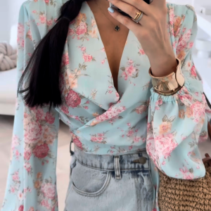 Szyfonowa wiązana bluzka z wiskozy LaMilla w kwiaty